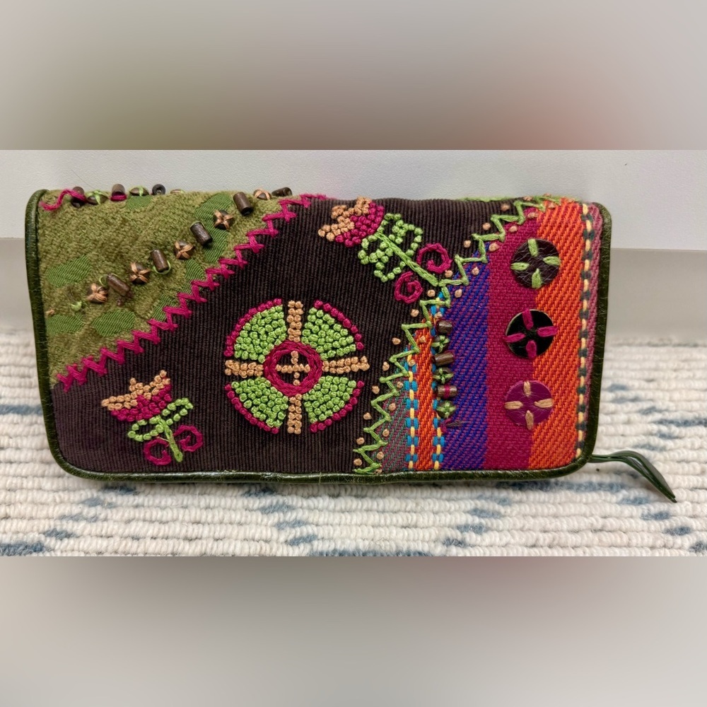 IPA-NIMA Grandmacore Embroidered Multicolor  Floral Beaded Clutch W/ Crossbody - Picture 2 of 16